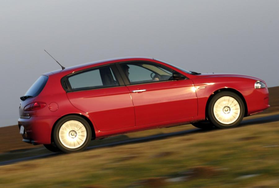  Alfa Romeo 147 5-Door (937B) 2004 года  (фото 4 из 19)